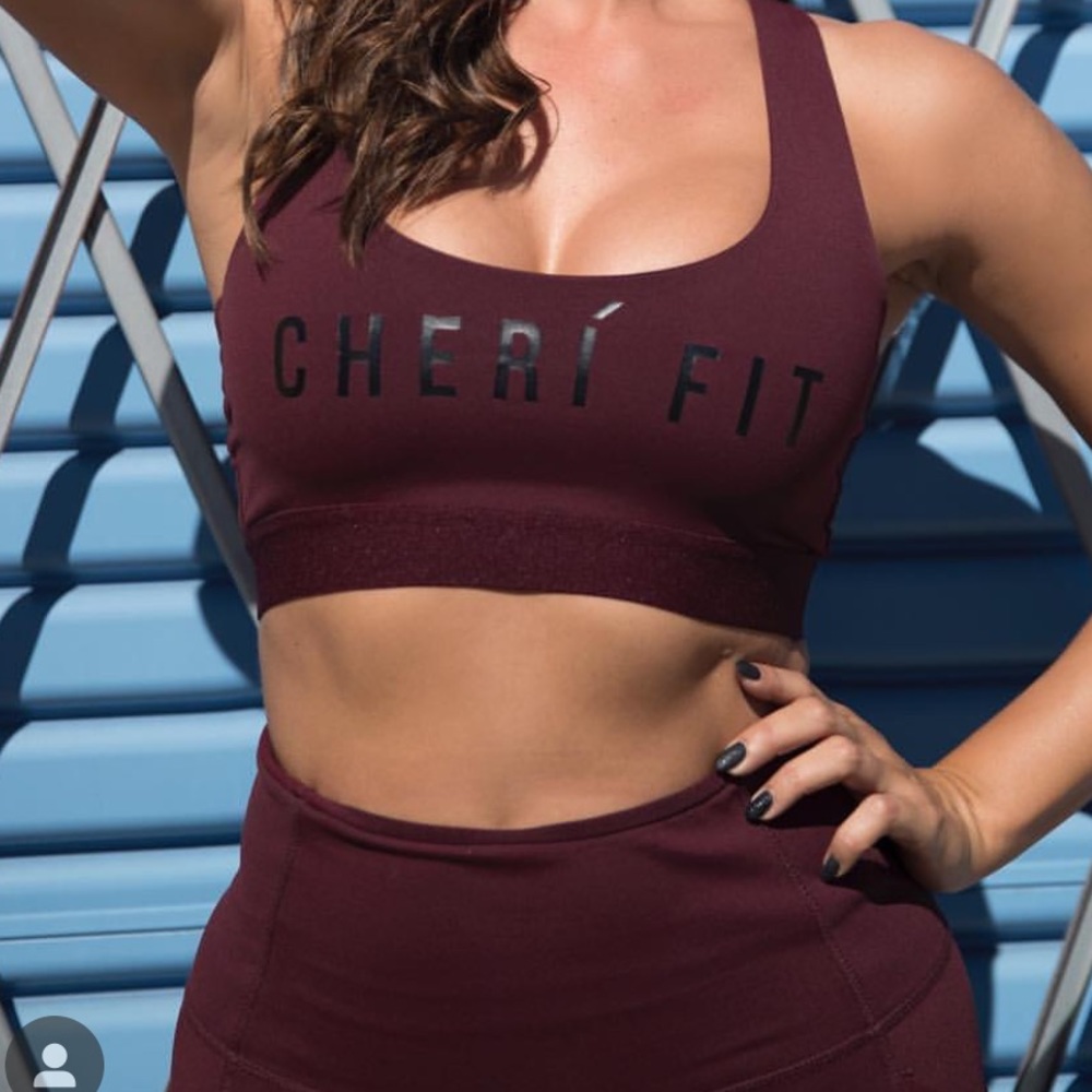Women's Maroon Sports Bra - Supportive Seamless Crop